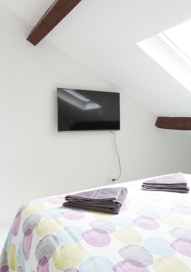 Aux Iles D'or Apartment *